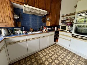 Kitchen- click for photo gallery